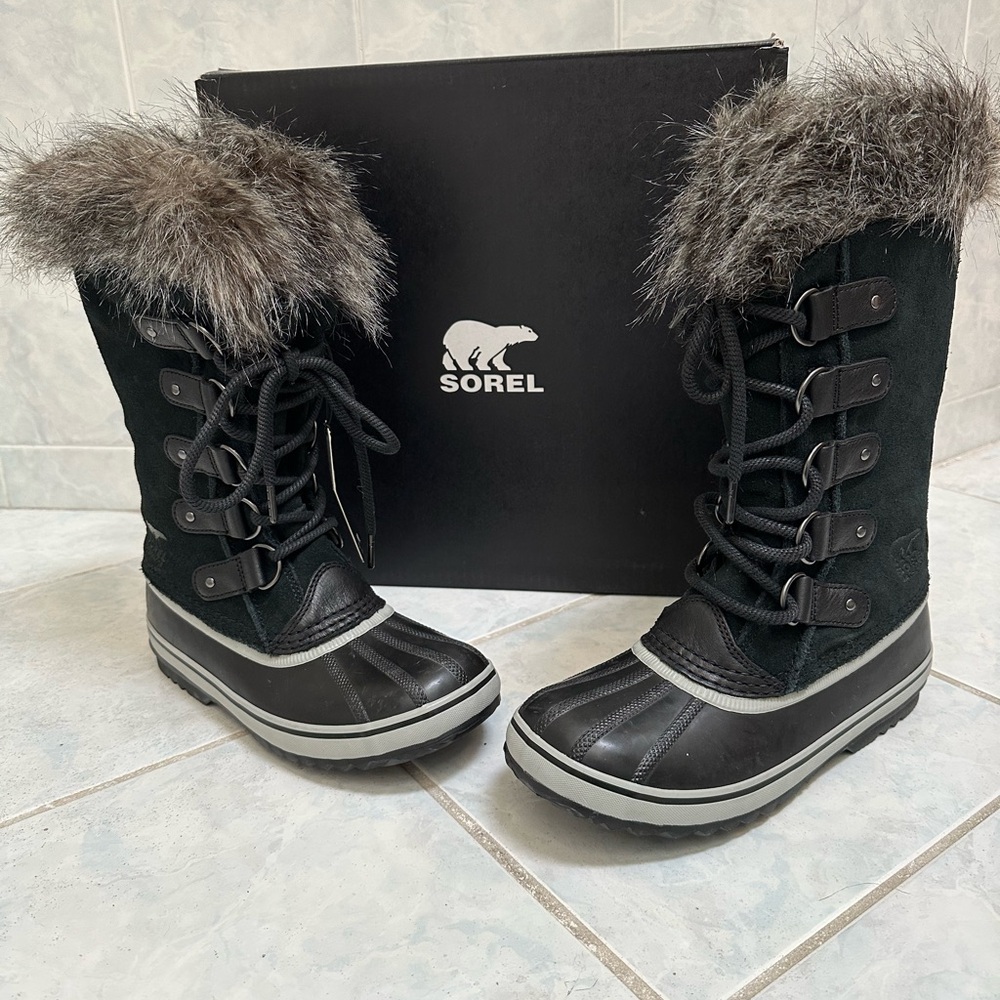 NWT Sorel Joan of Arctic Women's Waterproof Black Boot size 8